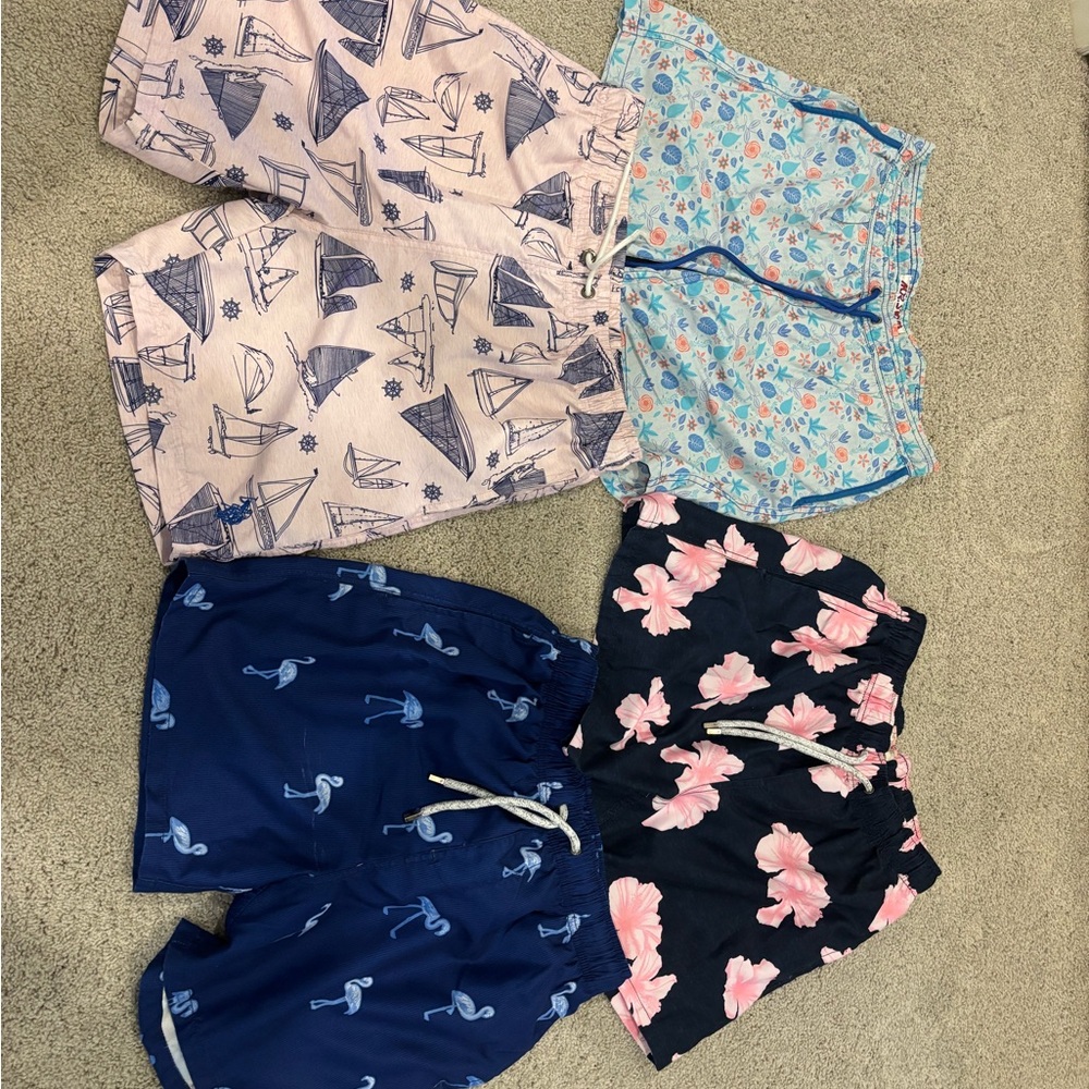 Men’s swim trunks size m one is small but fits big